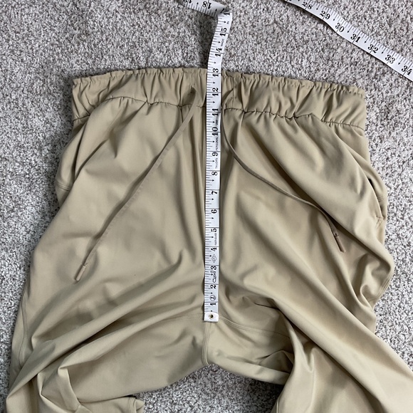 LULULEMON Keep Moving Joggers in Trench Beige Tan (W5DCRS) Size  10 Activewear - Picture 9 of 12